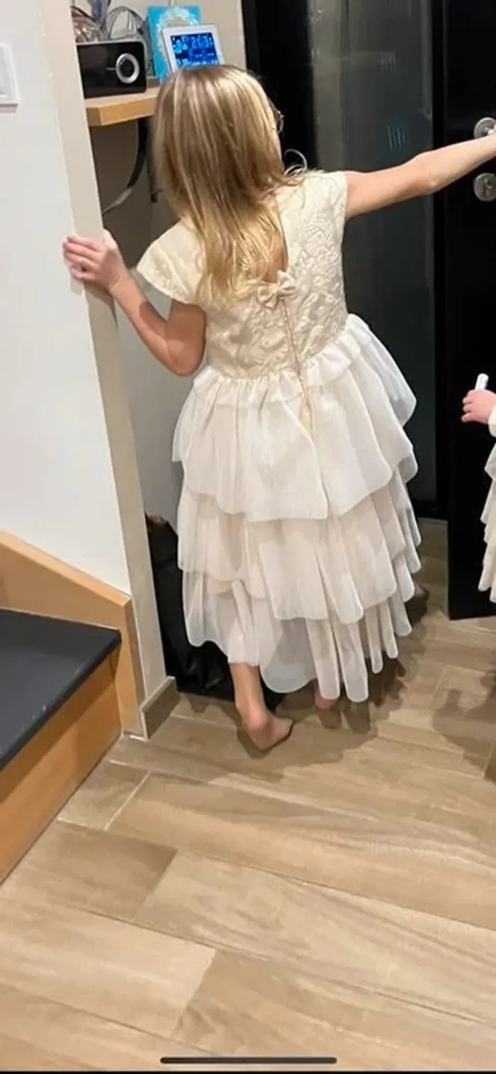 Robe fête 3/4 ans magnifique porté - photo numéro 2