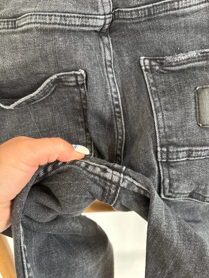 Jean noir à trous Zara taille 38 - photo numéro 11