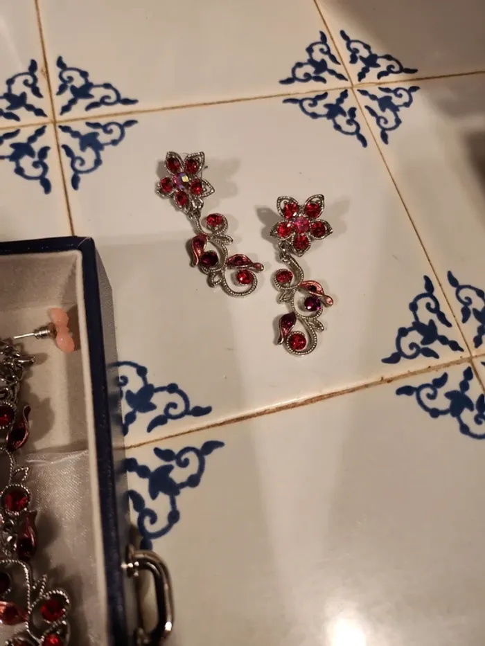 Collier et boucles d'oreilles papillon - photo numéro 3