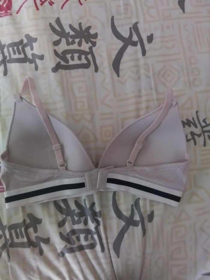 Soutien gorge coque - photo numéro 3