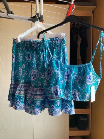 Superbe ensemble vintage jupe patineuse top crop réglable bleu turquoise fleurs