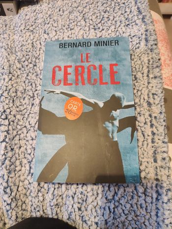 Le cercle/ n éteint pas la lumiere