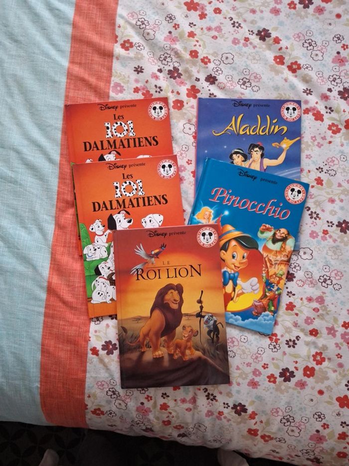 Lot de livres Disney club - photo numéro 2
