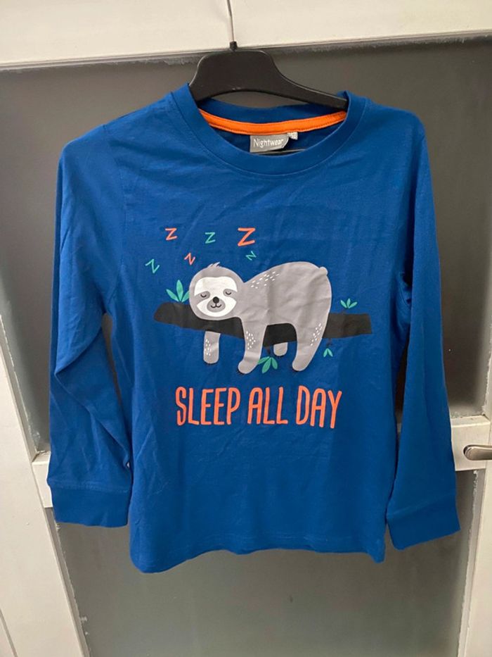Haut de pyjama neuf 9/10 ans