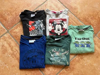 Lot 5 t-shirt Disney neuf 4ans