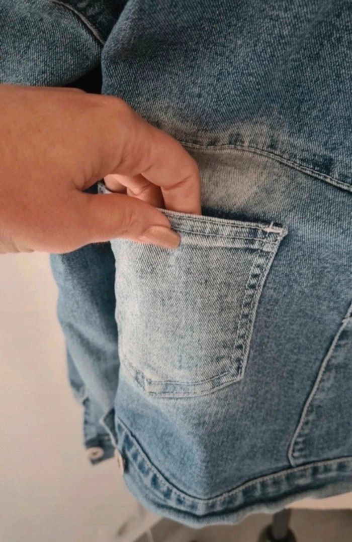 Très belle veste en jean taille 2 - photo numéro 3
