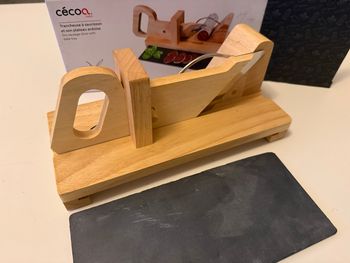 Trancheuse à saucisson neuve 