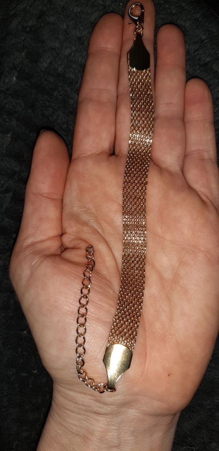 Très joli bracelet doré Yves Rocher