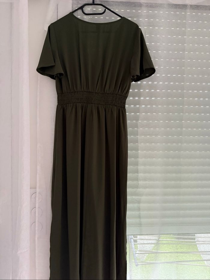 Robe longue kaki col V - Neuve jamais portée - photo numéro 2