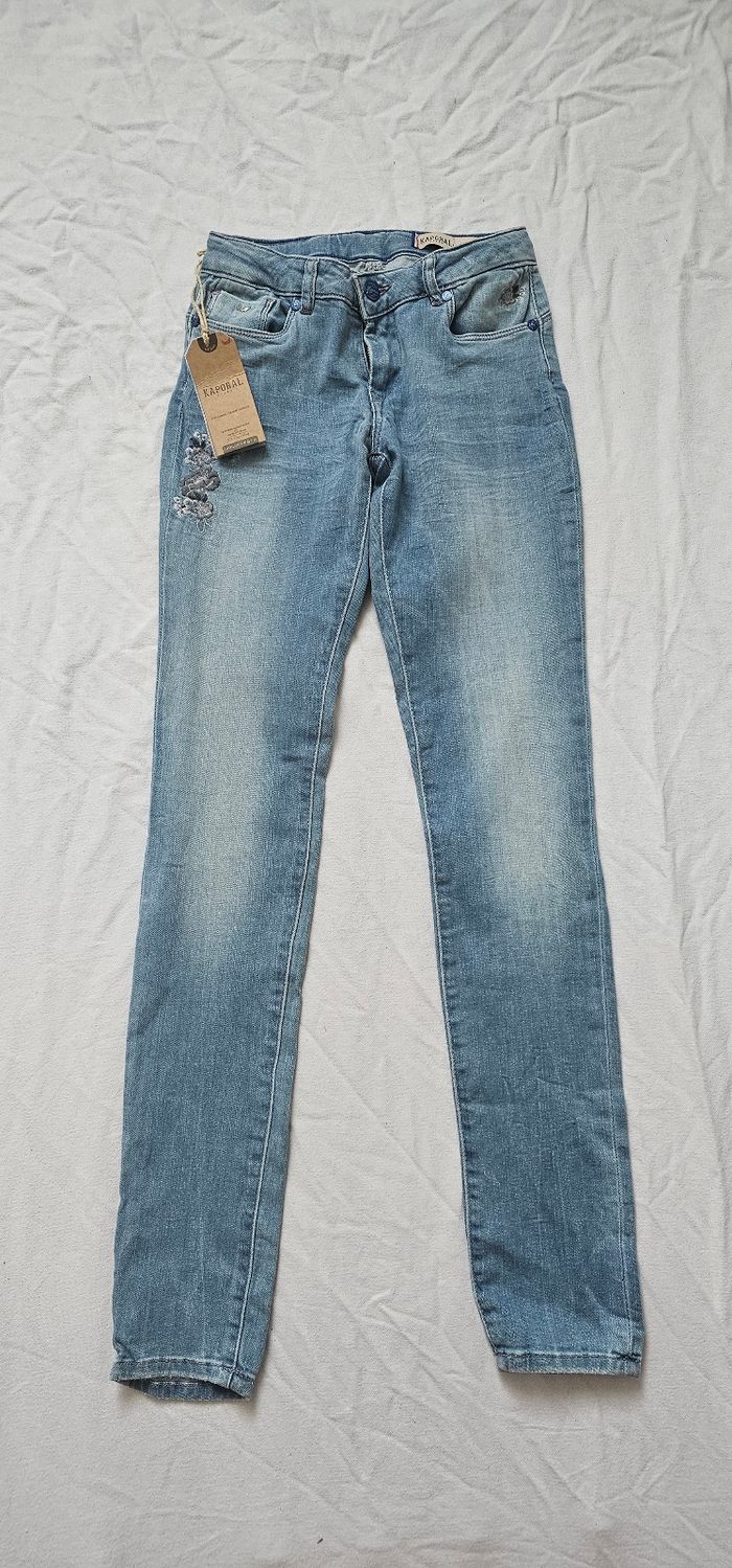 Jean Kaporal slim bleu clair – Neuf avec étiquette