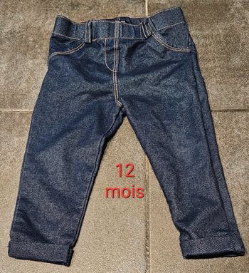 Jean bleu foncé, kiabi 12 mois, 74cm.