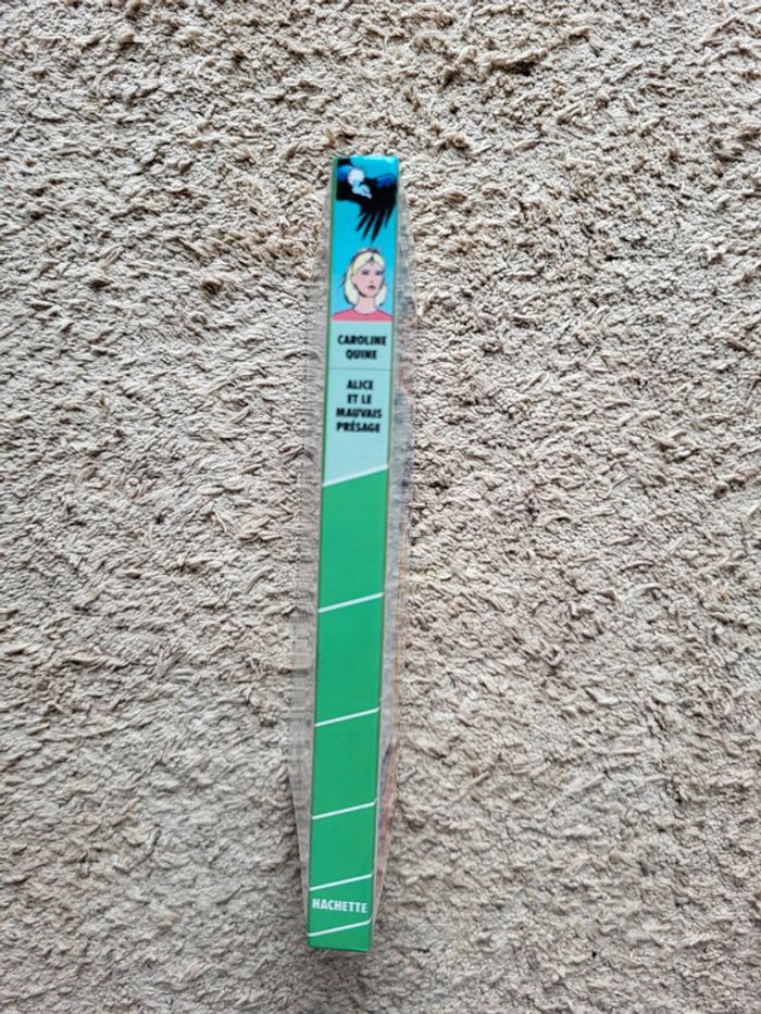 Livre enfant Alice et le mauvais présage de Caroline Quine Bibliothèque verte - photo numéro 4