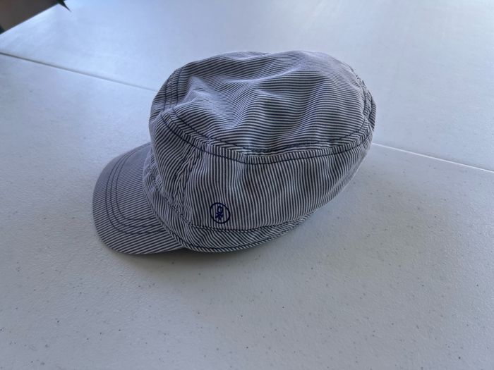 Casquette marinière Obaibi  Taille 2/3 ans Très bon état   Prix sur les lots                #bebefille6mois   #bebegarcon #naissance #naissancegarcon #nourrisson #maternité #sacfemme #grossesse #ensemblebebe #prixnegociable #prixlots #chauffebiberon  - photo numéro 2