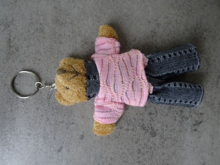 Porte-clés peluche ourson habillé