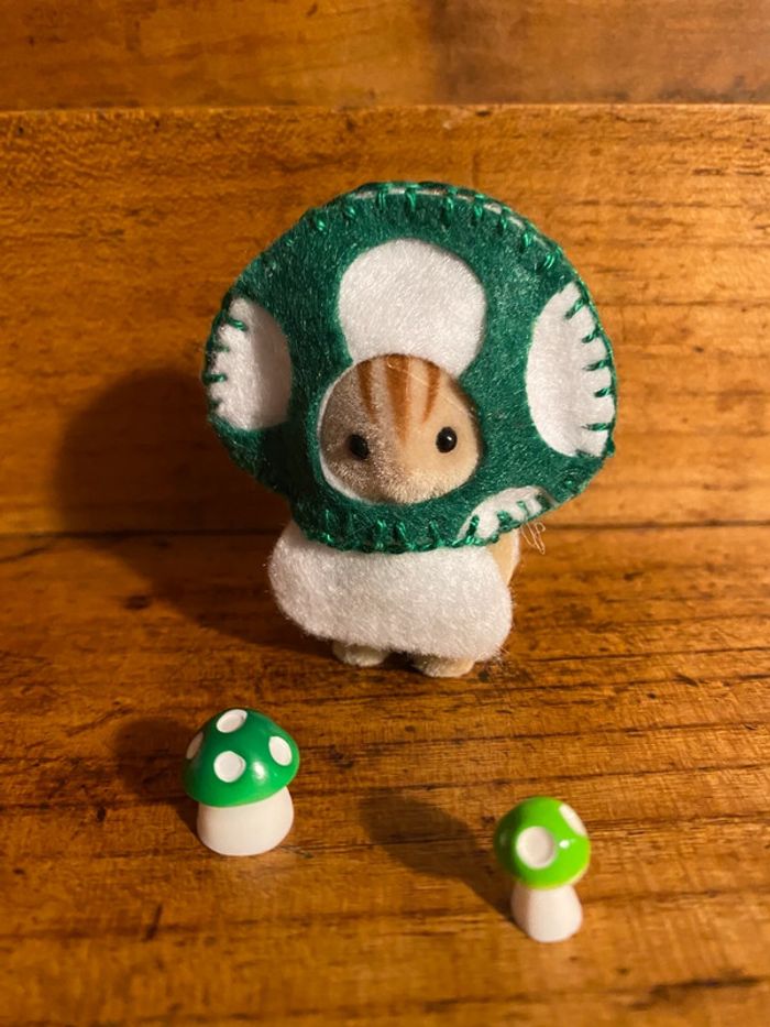 Bébé écureuil Sylvanian, déguisement, vêtements, champignons - photo numéro 2