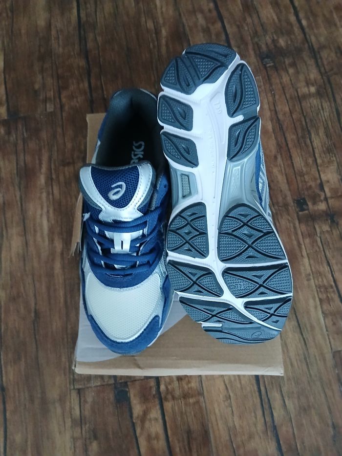 Chaussure Asics - photo numéro 4