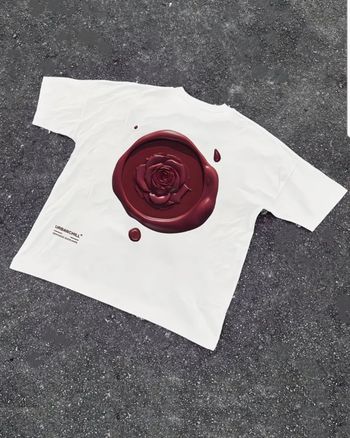 T-shirt blanc graphique sceau de cire rose 