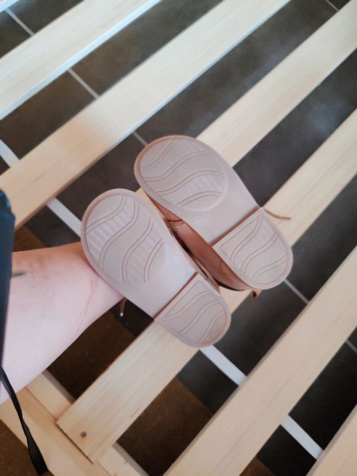 Chaussures neuves - photo numéro 6
