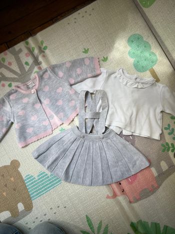 Ensemble jupe, gilet, haut manches longues