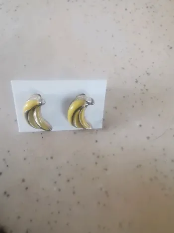 Boucle d'oreille banane neuf