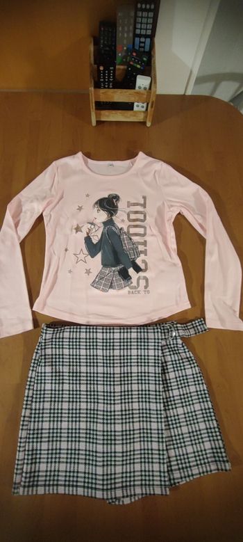 Ensemble tee-shirt et jupe short 10 ans