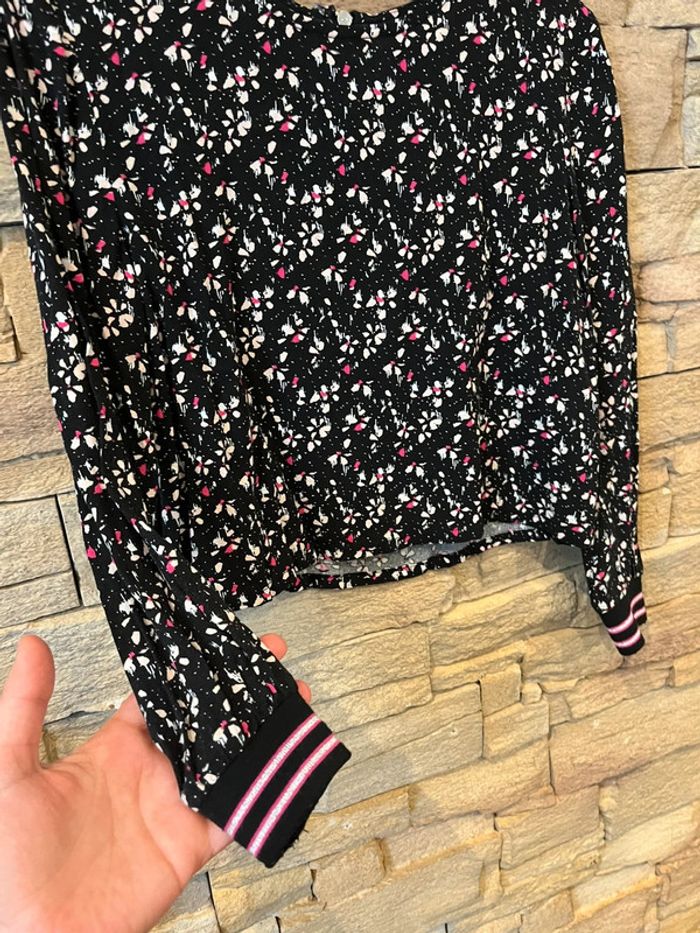Joli petite blouse fleurie - photo numéro 3