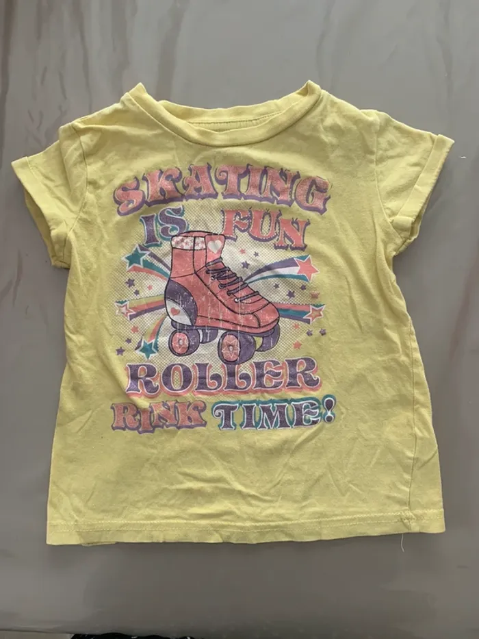 Lot de hauts fille 4ans - photo numéro 2