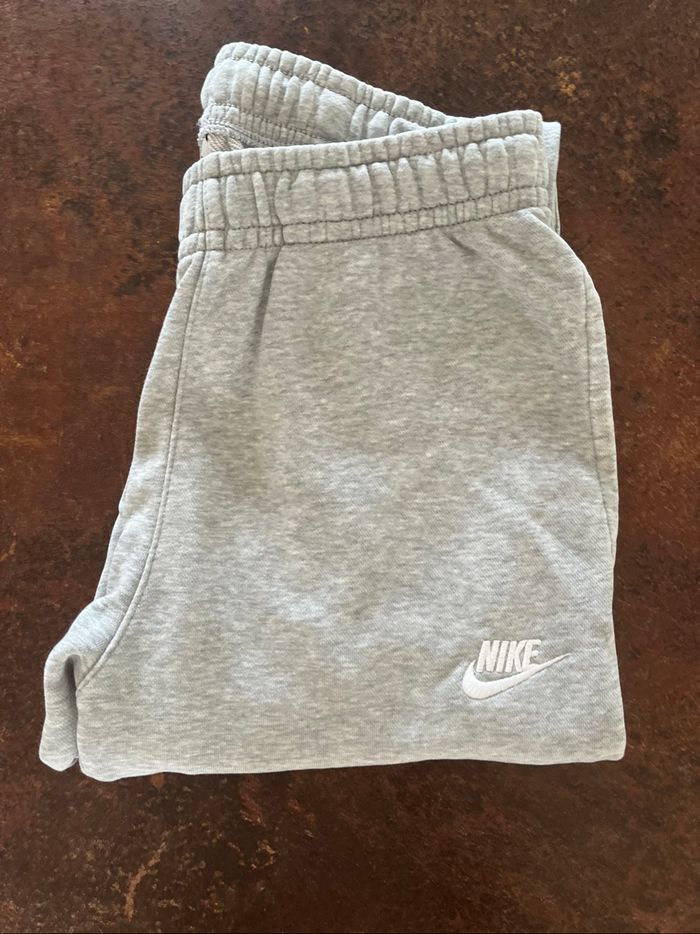 Jogging Nike gris
