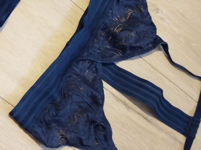 Ensemble dentelle marine DIM 36 38 - photo numéro 5