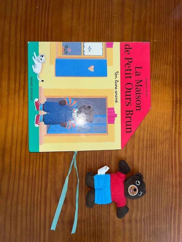 Livre carrousel + petite peluche 🧸 - photo numéro 18