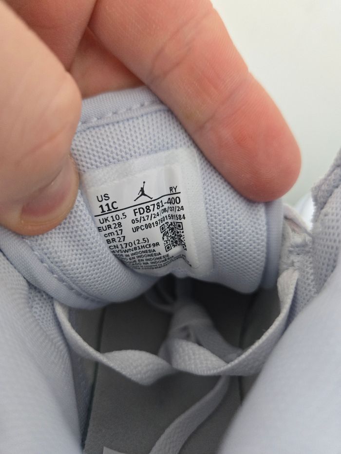 Nike Jordan 1 mid taille 28 neuves blanc bleu - photo numéro 5