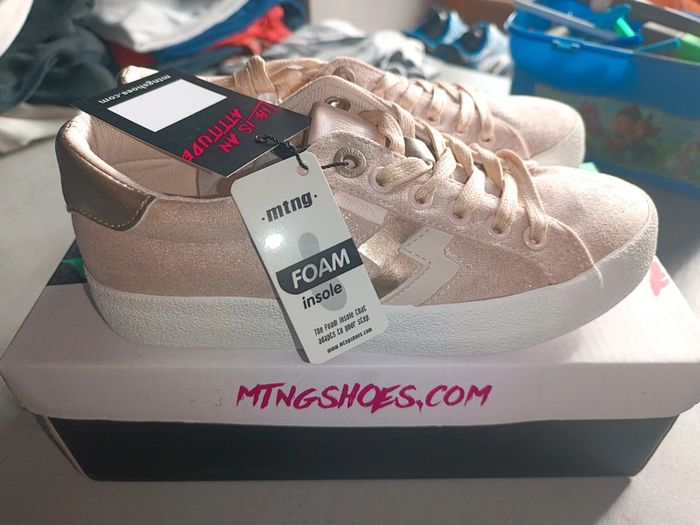 Sneakers Mustang taille 36 - photo numéro 2