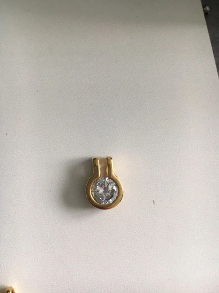 Pendentif fantaisie métal doré et strass verre blanc