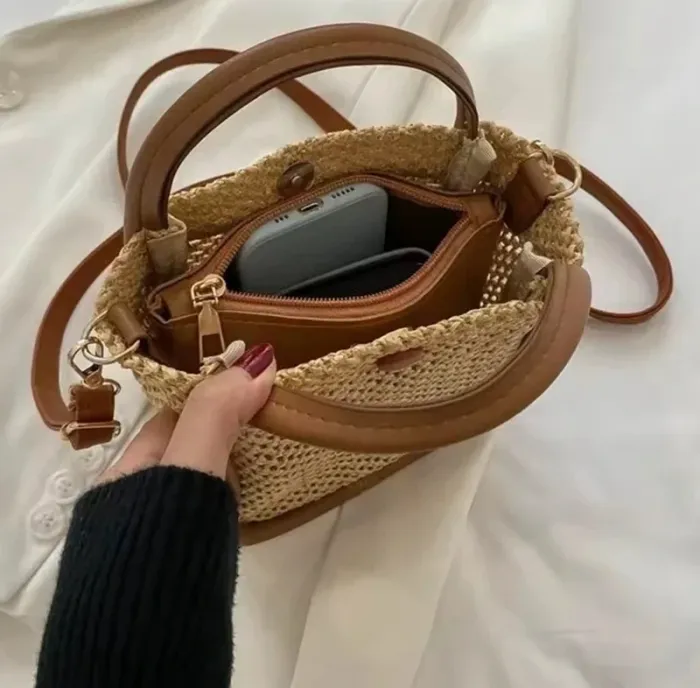 Petit sac à main avec bandoulière en paille tressée marron - photo numéro 5