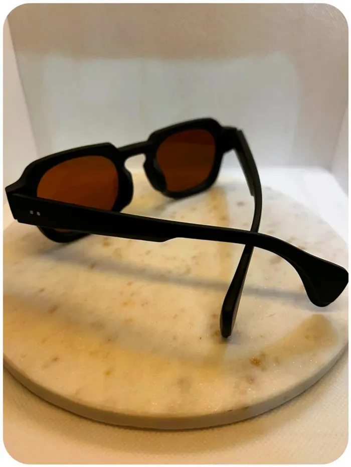 Lunettes soleil style moscot - photo numéro 2