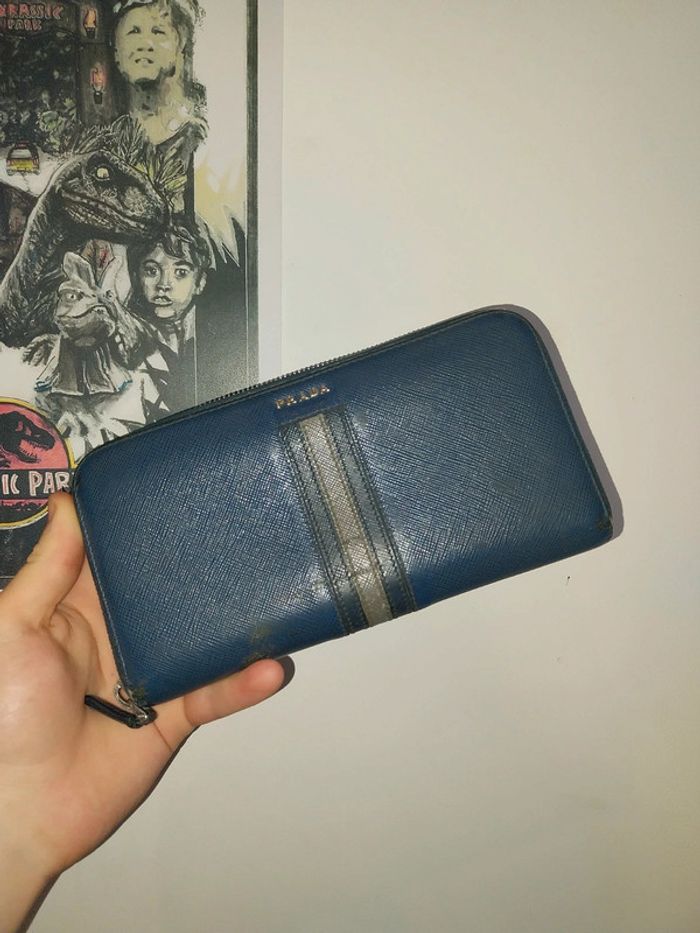 Portefeuille /porte-monnaie Prada bleu marine tâches