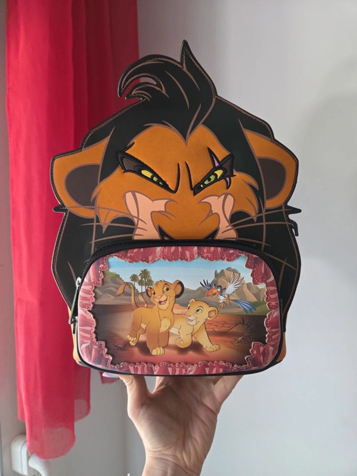 Sac loungefly scar