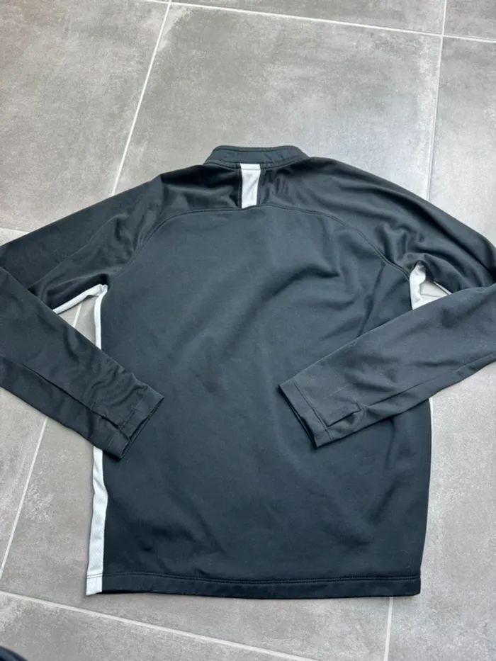 Haut de sport Nike L enfant - photo numéro 4