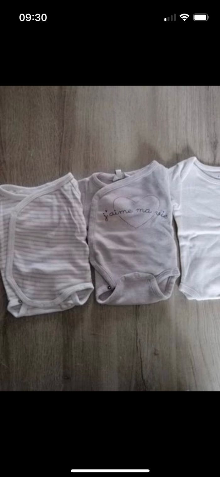 Lot de 11 bodies 3 mois - photo numéro 3