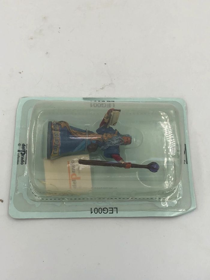 Figurine de collection Delprado Ensorceleur neuf - photo numéro 2