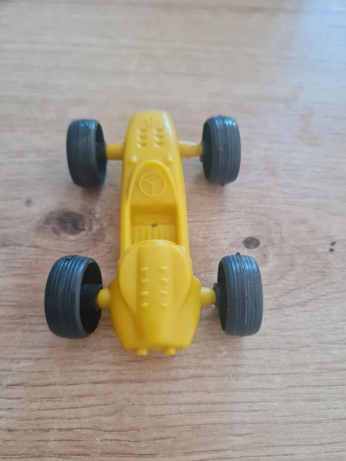 Voiture plastique jaune Vintage 1970. - photo numéro 2