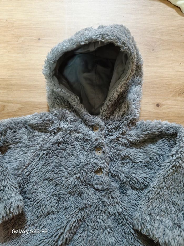 Pull polaire gris bébé fille/garçon Kiabi 6 mois - photo numéro 2