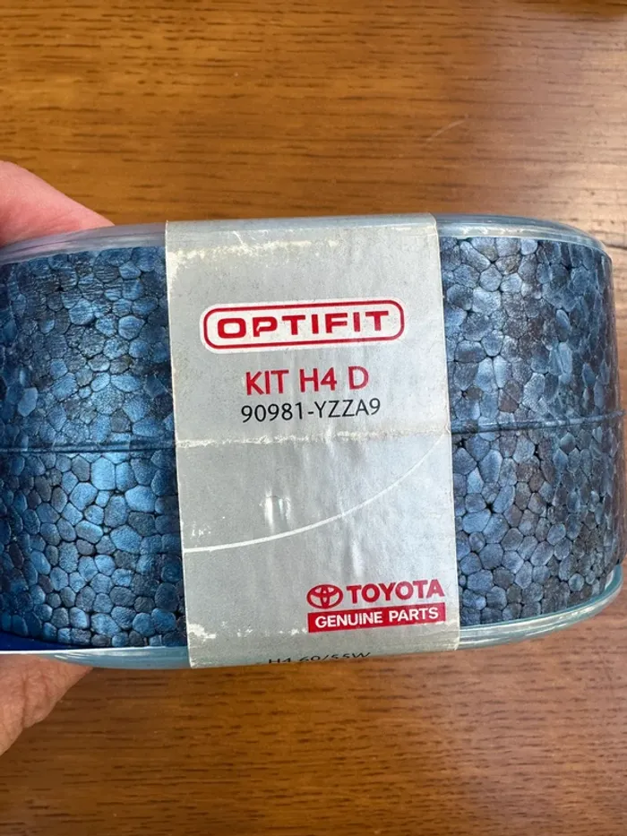 Boite Ampoules et Fusibles Toyota neuf - photo numéro 3
