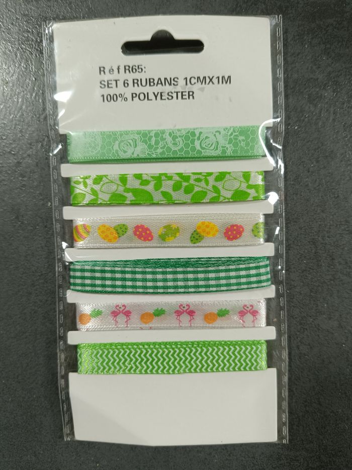 Lot de 6 rubans différents motifs verts