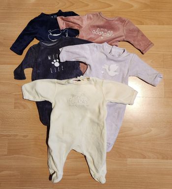 Lot pyjamas 1 mois