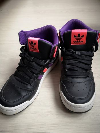 Baskets Adidas noire et violet #V18