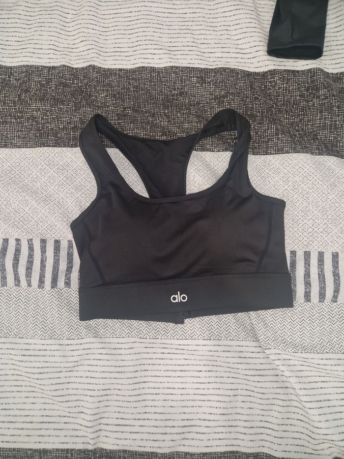 Ensemble legging, brassière, veste alo yoga - photo numéro 4