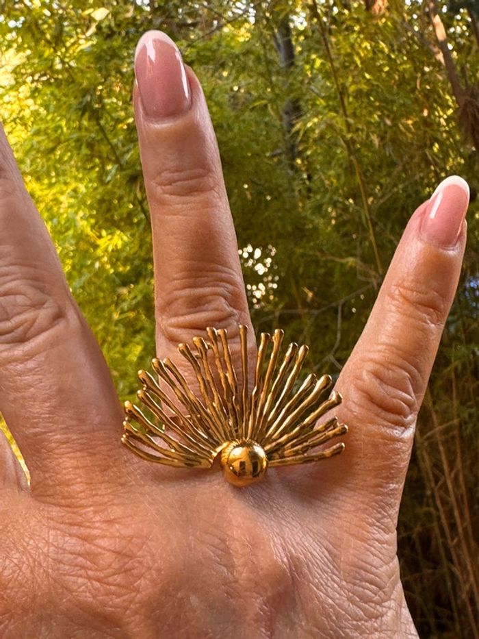 Grosse bague soleil tige boule acier inoxydable or réglable - photo numéro 3