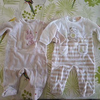 Lot de 2 pyjamas 1 pièce mixte taille 6 mois