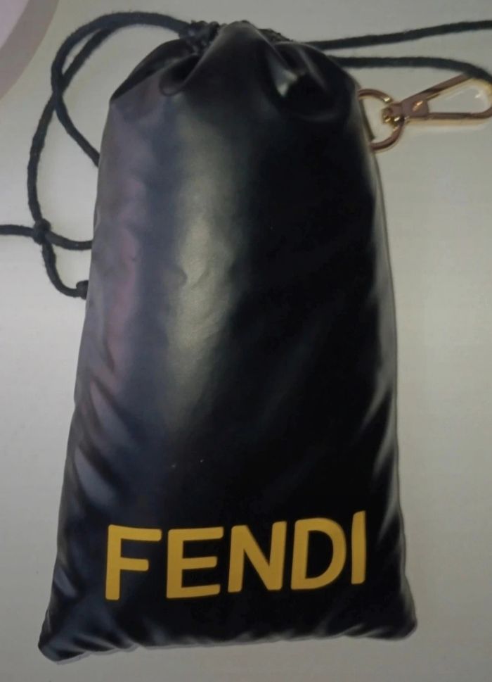 Lunettes de soleil FENDI - photo numéro 4